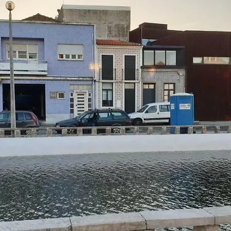 Cais Dos Mercanteis City House Casa de Férias *